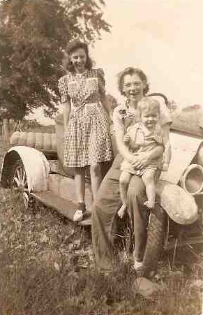 Evelyn Leatherberry Locke, Emma Kinsey Rhodes and Elaine Leatherberry White